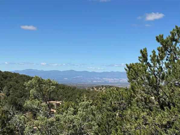 2395 Camino Del Oso, Santa Fe, NM 87501