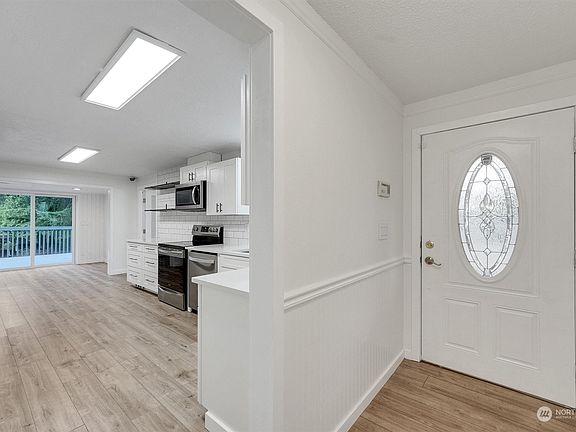 5th image of 10701 64th Avenue E