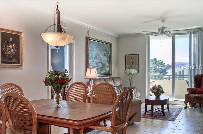 2 bed, 2.0 bath, 1323 sqft, $6,500 — Photo 4