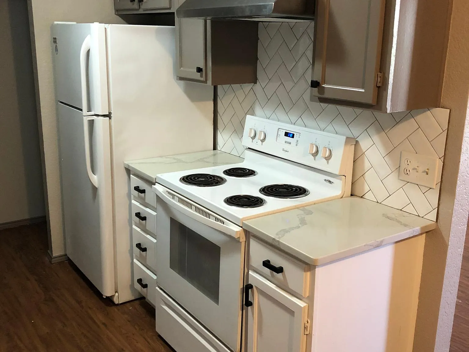 3 bed, 940 sqft, $1,500 — Photo 2