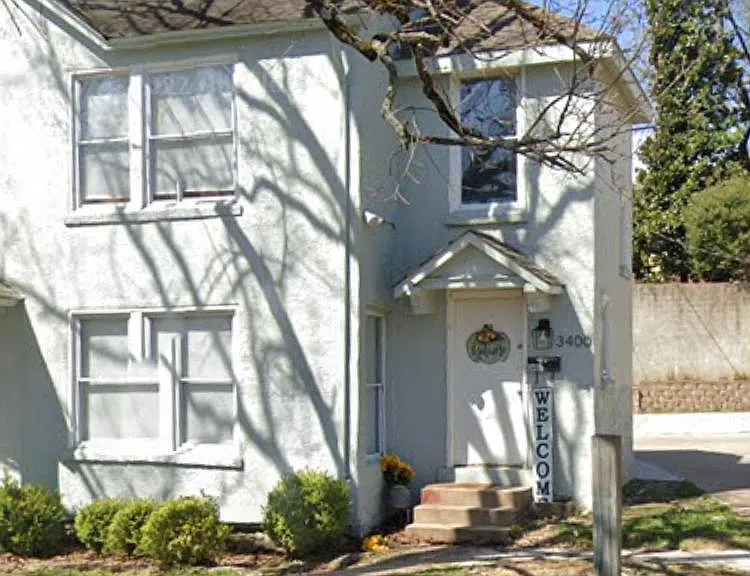 3400 W Markham St — Photo 1