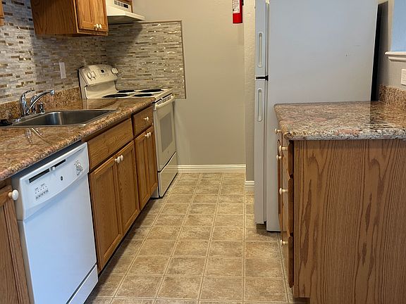 3rd image of 1113 Roewill Dr APT 17