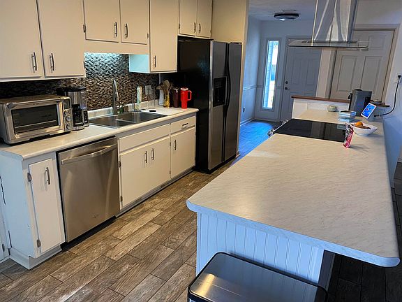5th image of 728 Lupine Ln