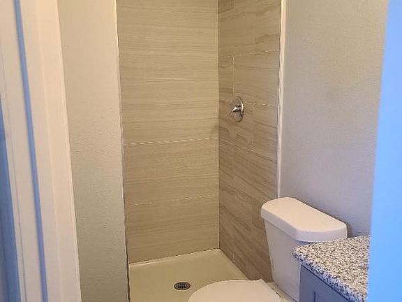 4th image of 4985 Catalina Cir