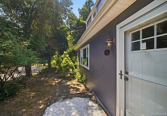 3rd image of 458 N Magee Street