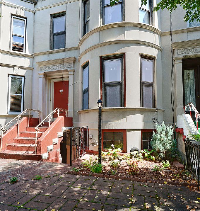 1st image of 373 E 25th St