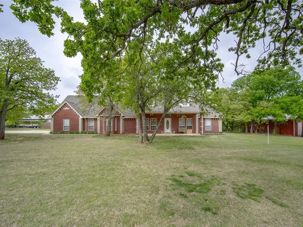2400 Whiteoak Dr, Blanchard, OK 73010