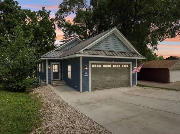 N26W27148 Prospect AVENUE, Pewaukee, WI 53072