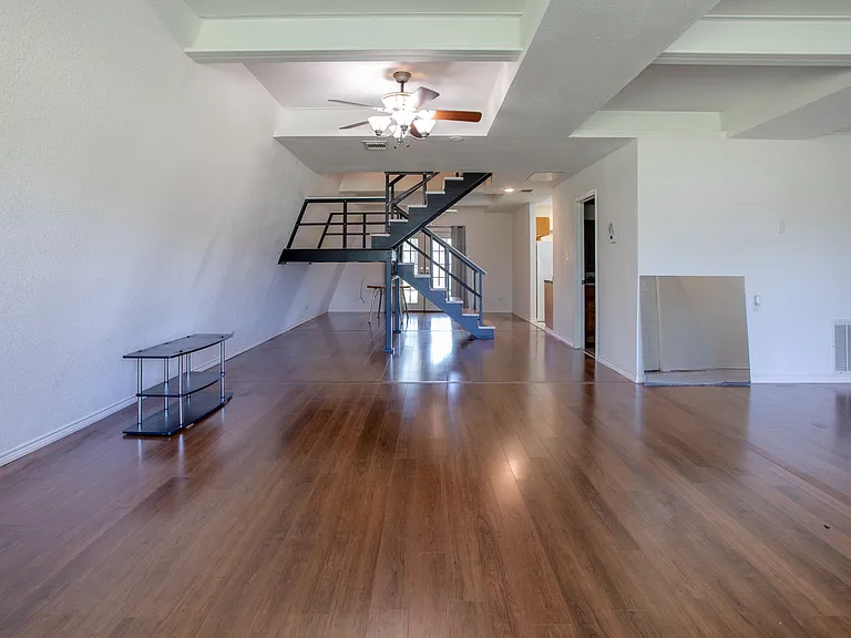 108 Russell Rd — Photo 12
