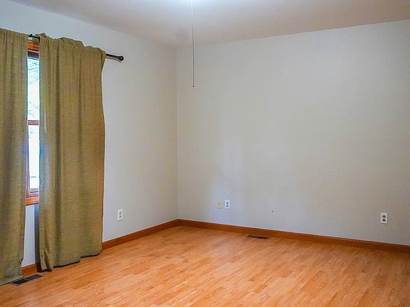 4th image of 35634 N Franklin Ave