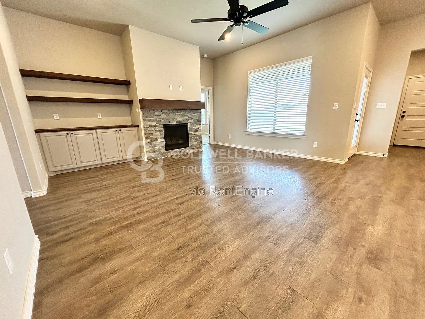 4 bed, 3.0 bath, 2300 sqft, $2,825 — Photo 2
