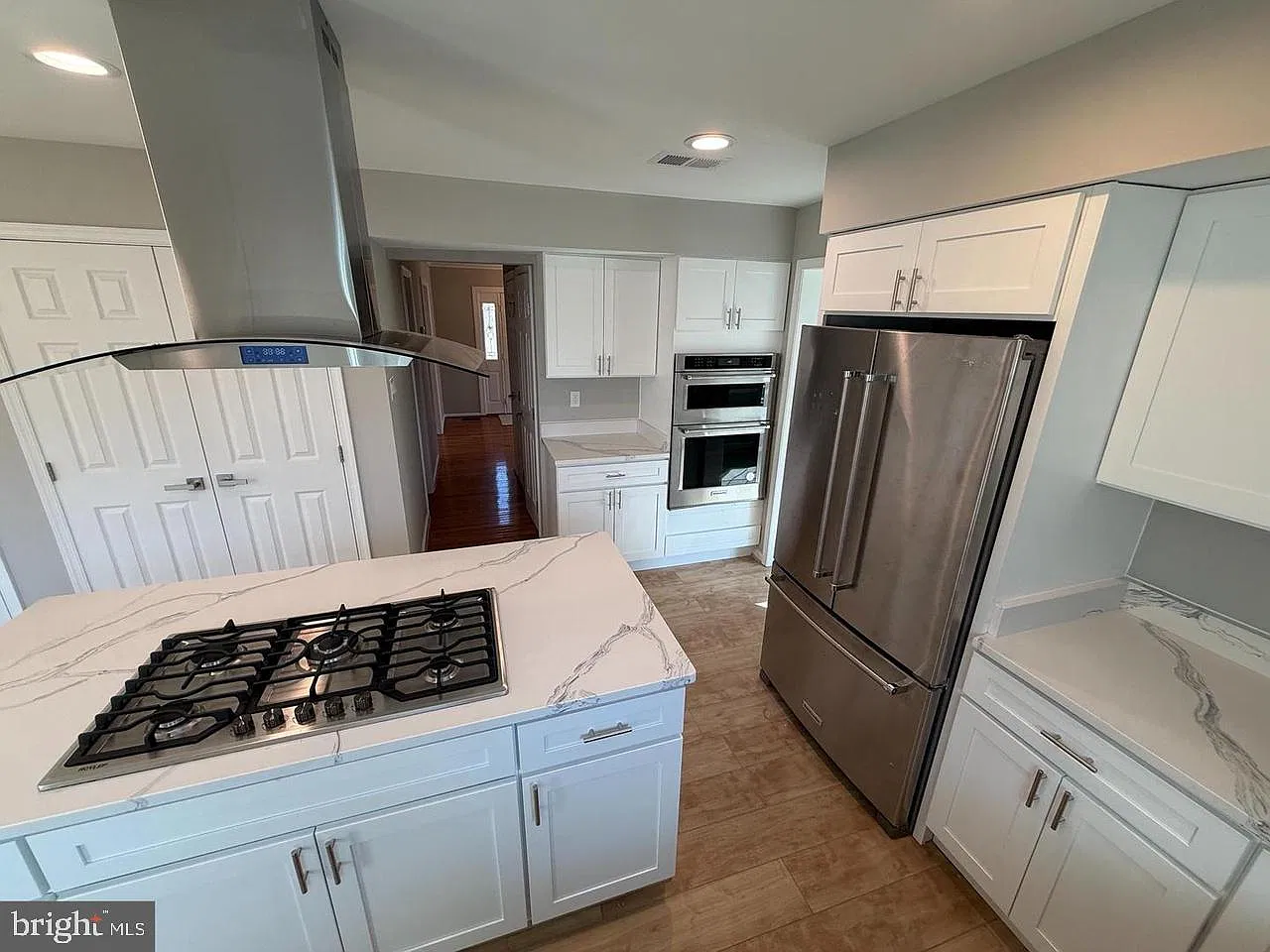 5 bed, 3.5 bath, 4346 sqft, $6,000 — Photo 3