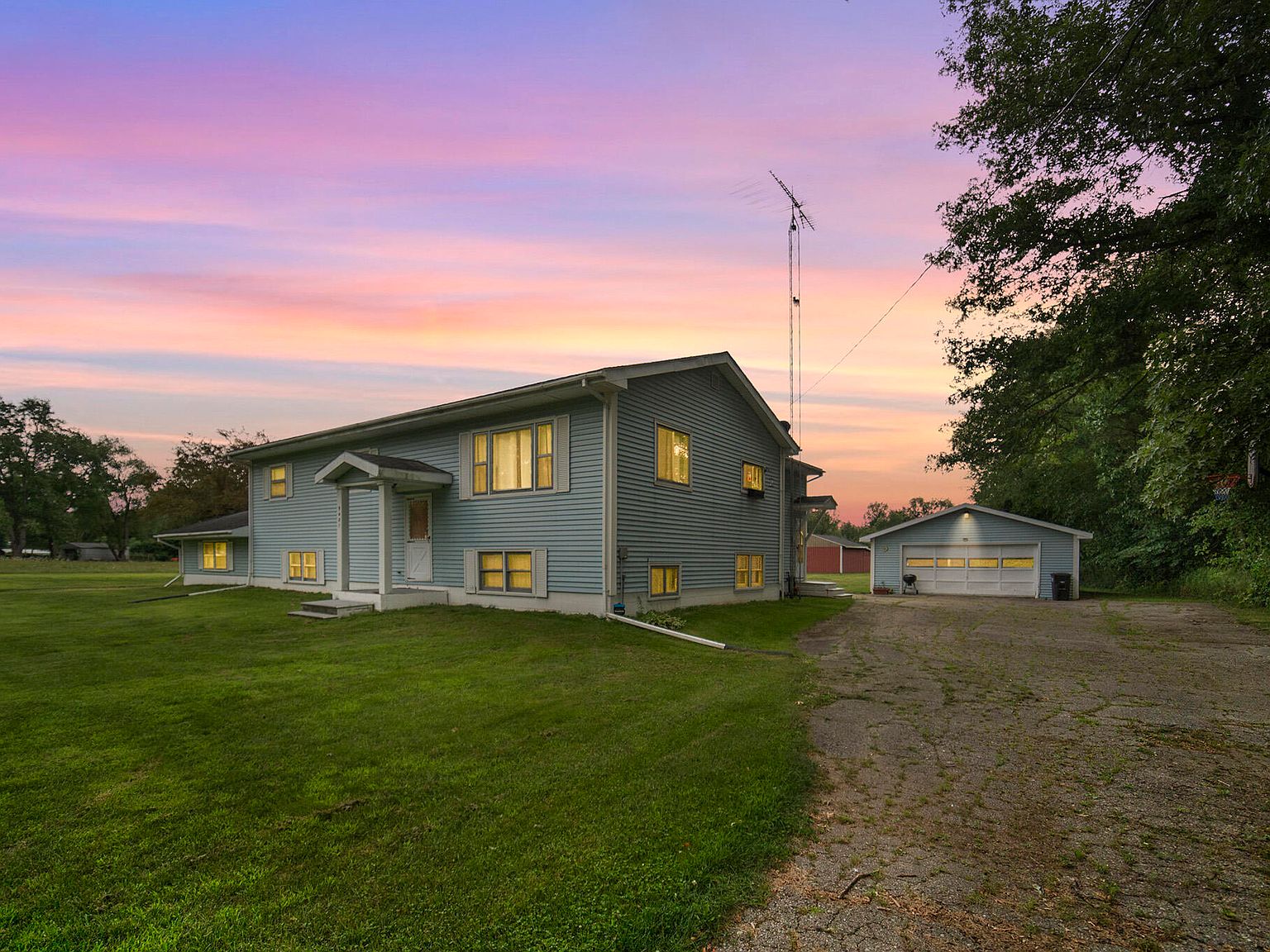 9401 Clinton Rd, Jackson, MI 49201 Zillow