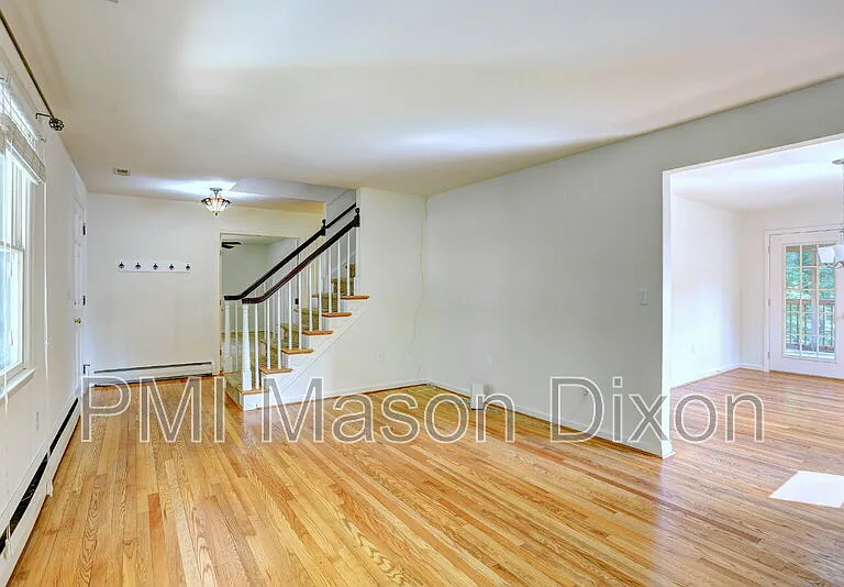 9710 Gwynn Park Dr — Photo 5