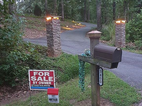 Circle driveway (night)