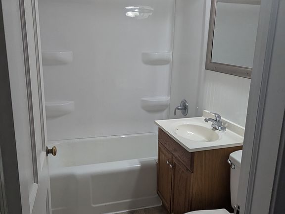 5th image of 2455 Ogden Ave