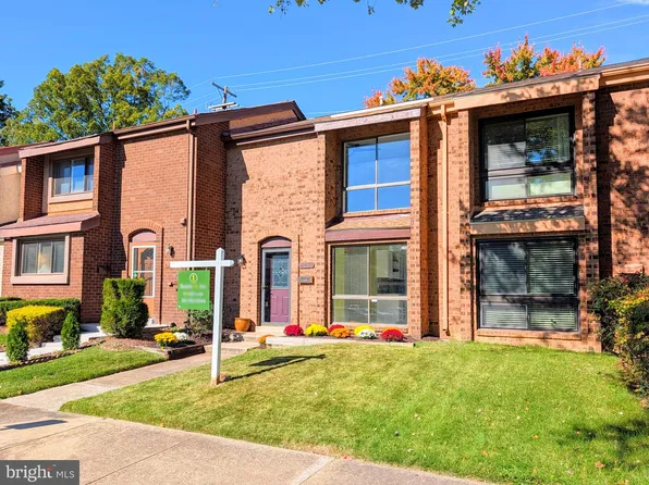 8254 Canning Ter, Greenbelt, MD 20770