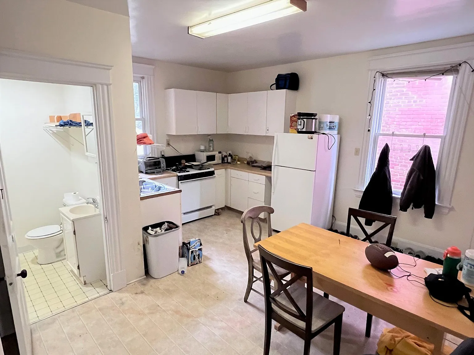 2374 Victor St — Photo 3