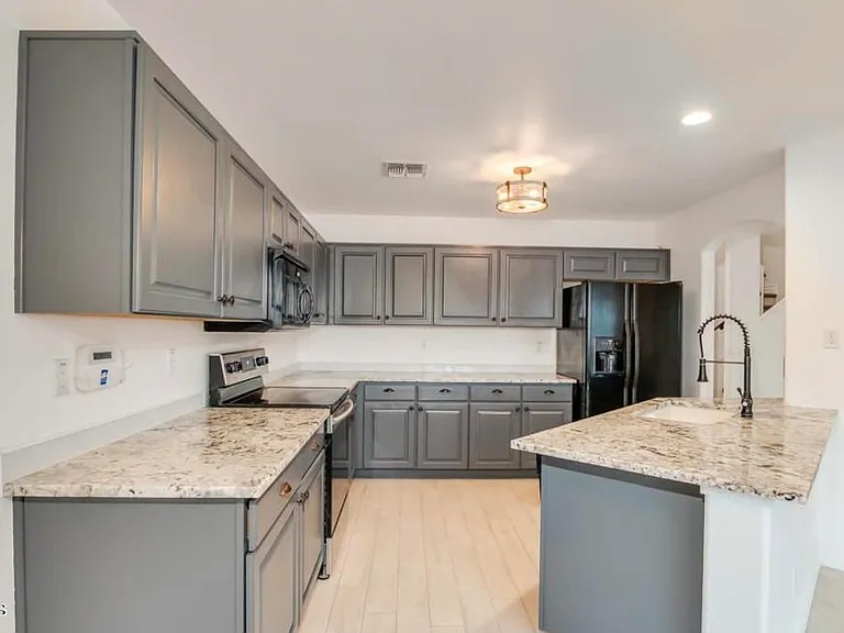 22281 W Morning Glory St — Photo 4