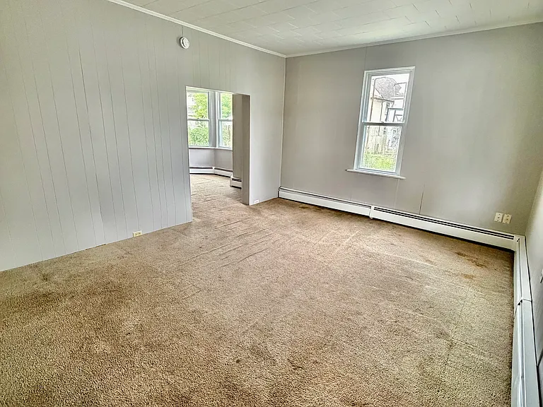 52 Cedar St — Photo 2