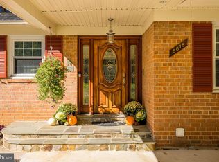 8818 Bridle Wood Dr, Springfield, VA 22152