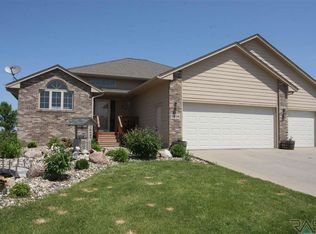 7616 W Stoney Creek St, Sioux Falls, SD 57106