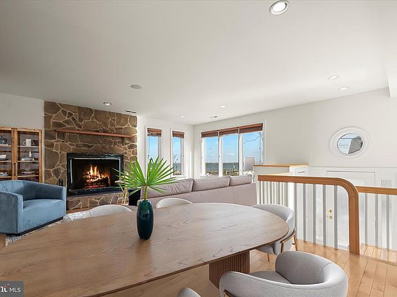 5th image of 2113 Lake Dr