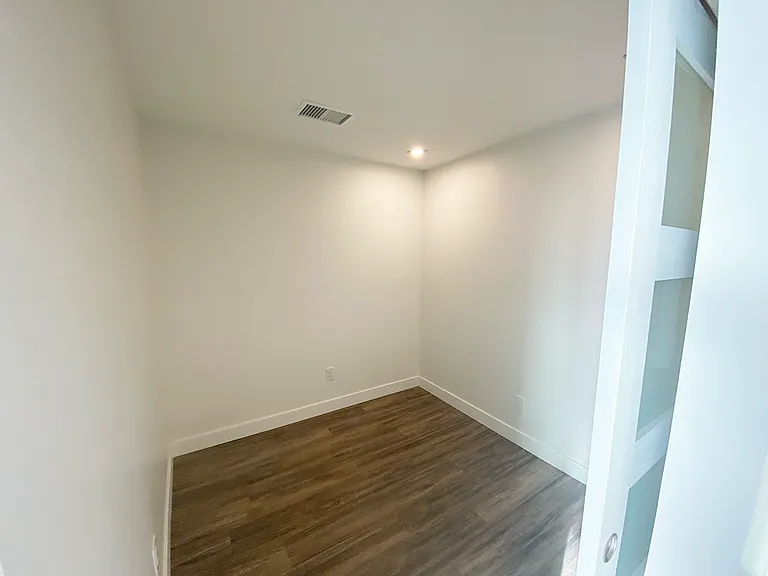 181 W 6th St #406 — Photo 19