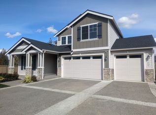 930 Rainier Loop, Mount Vernon, WA 98274