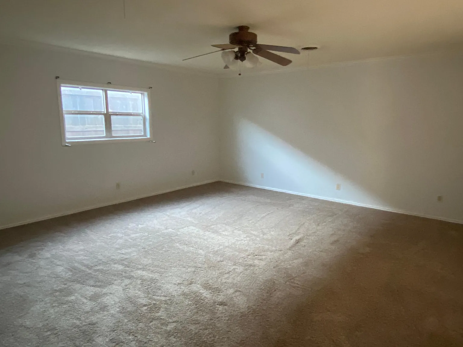 4 bed, 1893 sqft, $1,850 — Photo 3