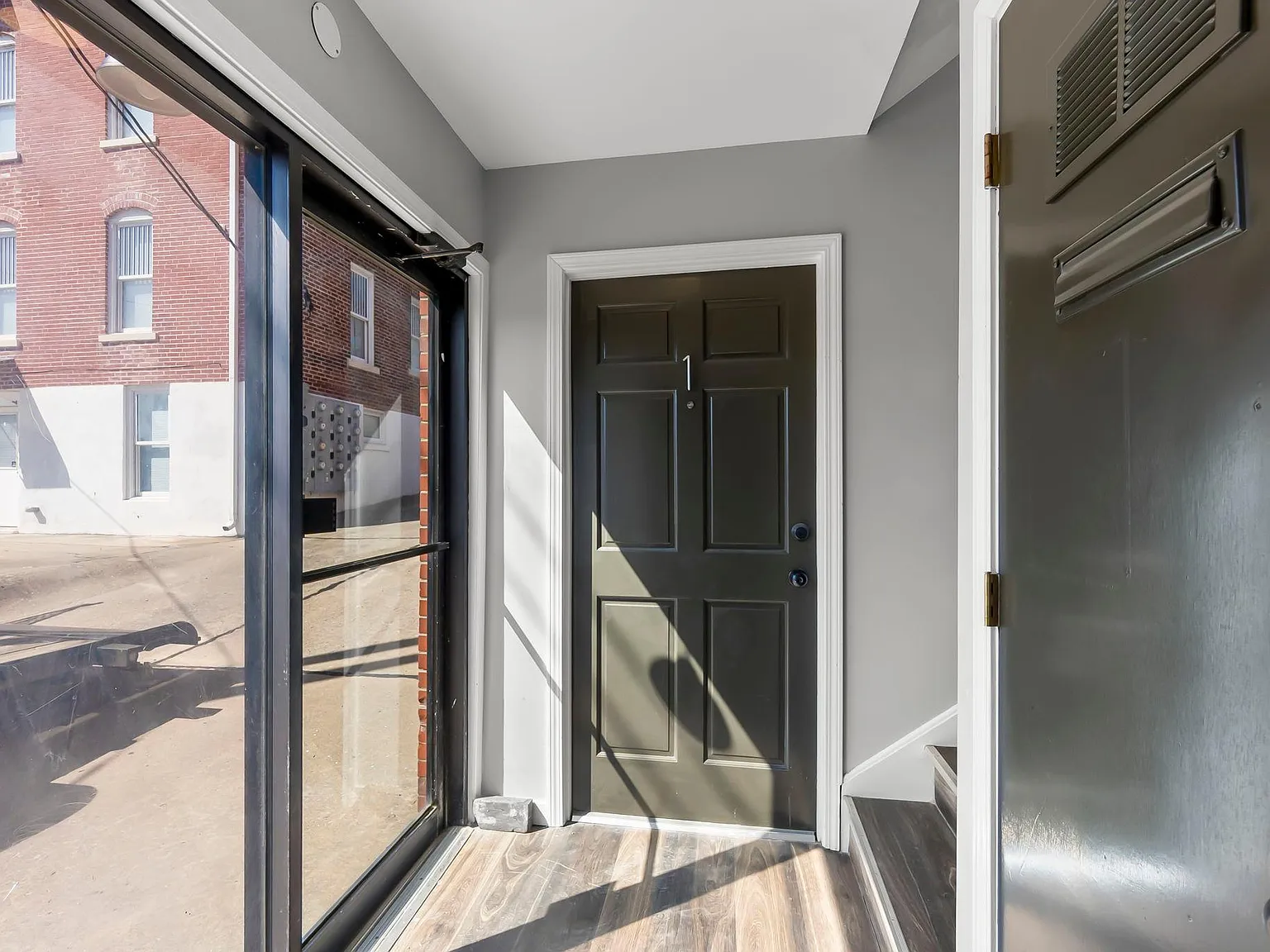 2 bed, 1.5 bath, 700 sqft, $995 — Photo 4