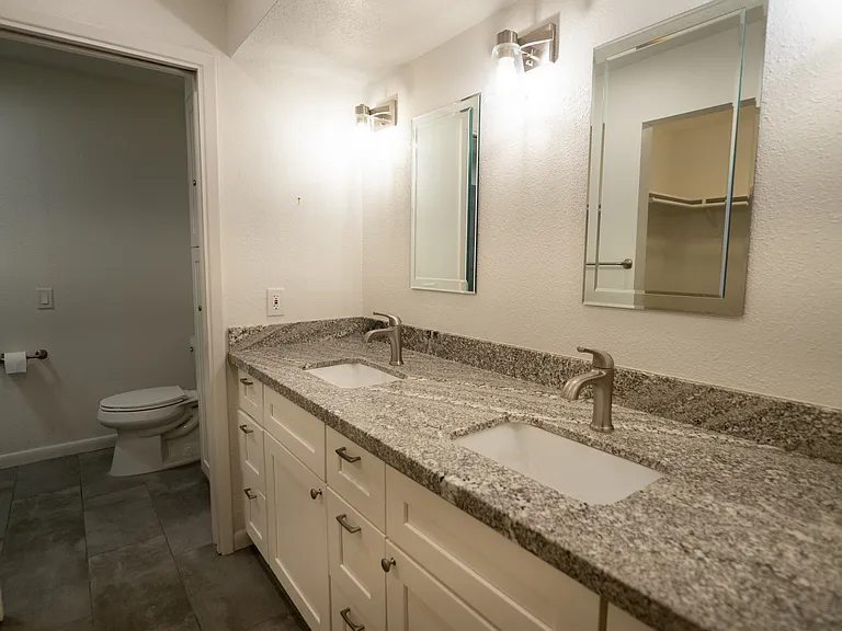 558 N Dodge Blvd — Photo 13