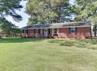 832 Mayflower Dr, Suffolk, VA 23434