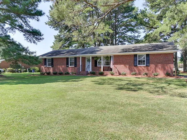 832 Mayflower Dr, Suffolk, VA 23434