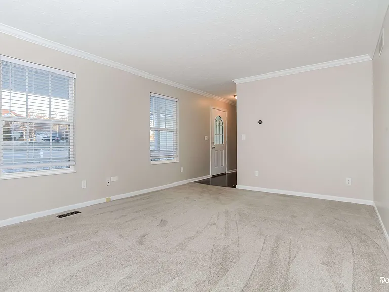 3047 James Pl — Photo 5