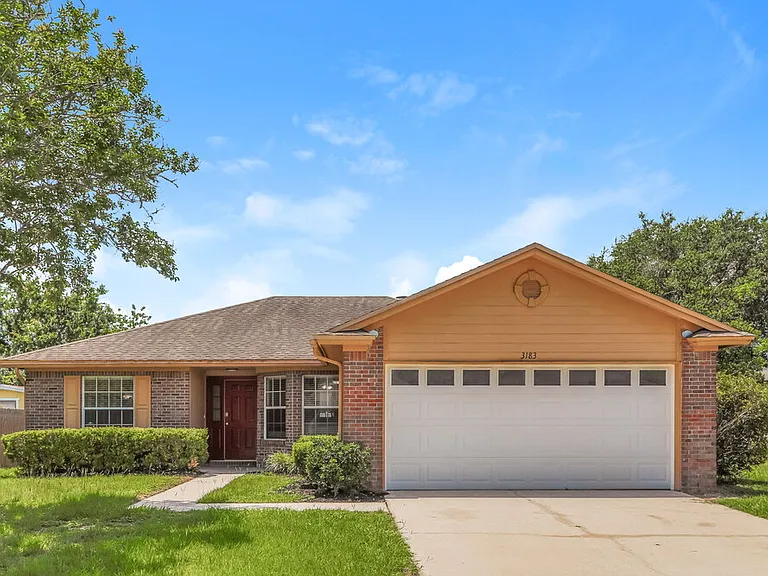 3183 Olde Sutton Parke Dr — Photo 1