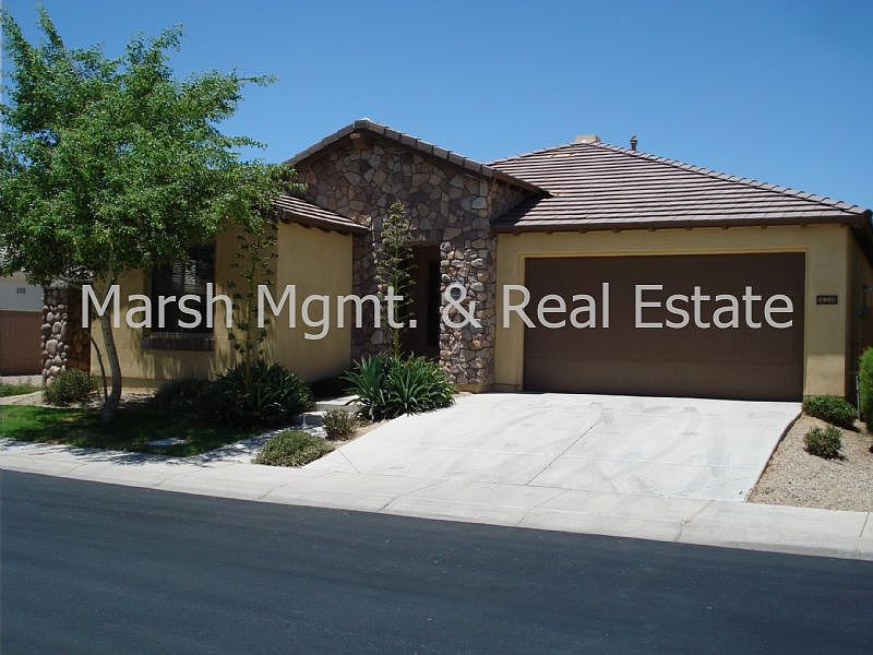 1st image of 320 W Wisteria Pl