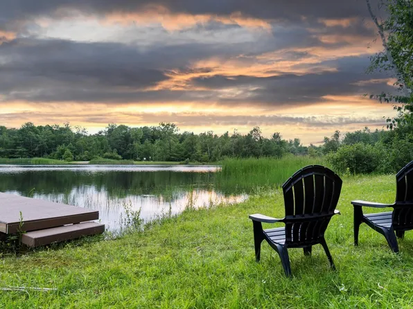180 Long Bow Ln, Becket, MA 01223