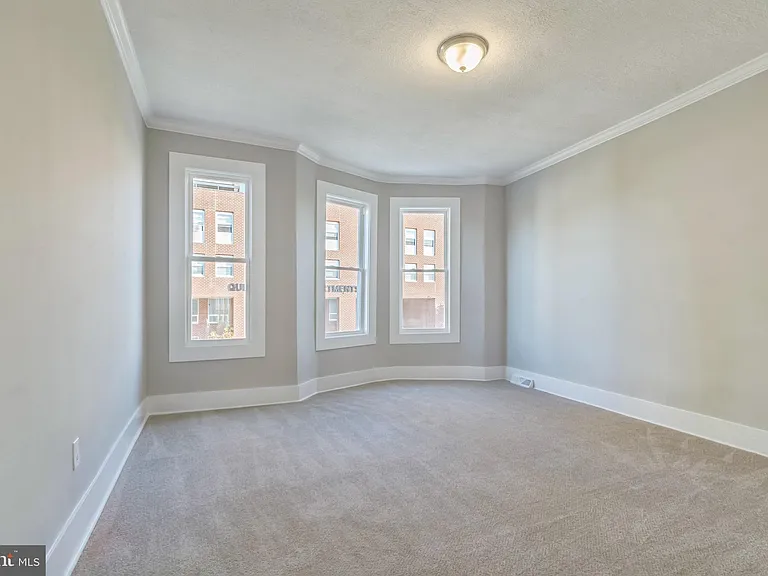 1243 E Lanvale St — Photo 17