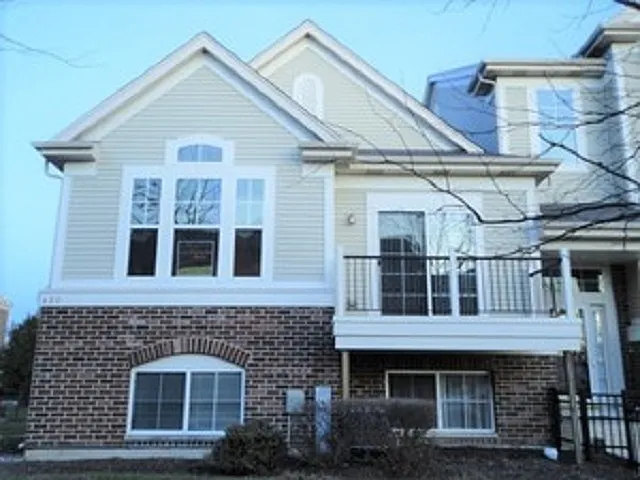 429 Grosvenor Ln