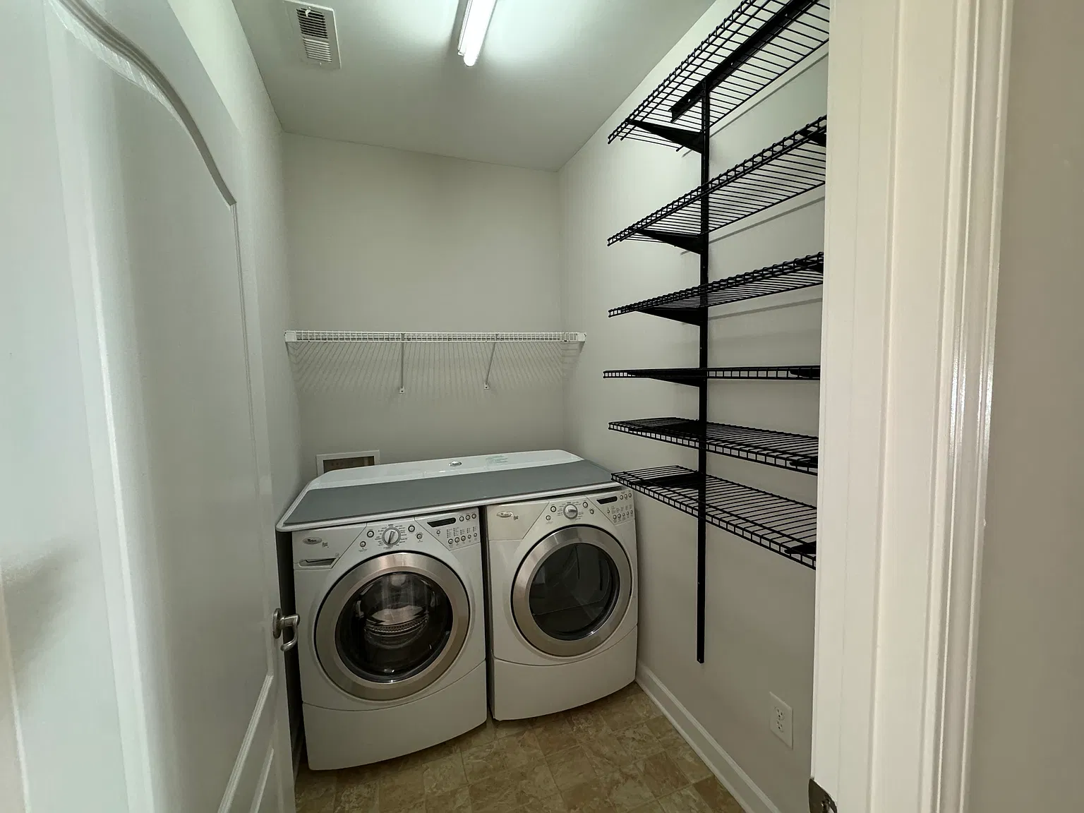 3 bed, 2.5 bath, 1757 sqft, $2,400 — Photo 3