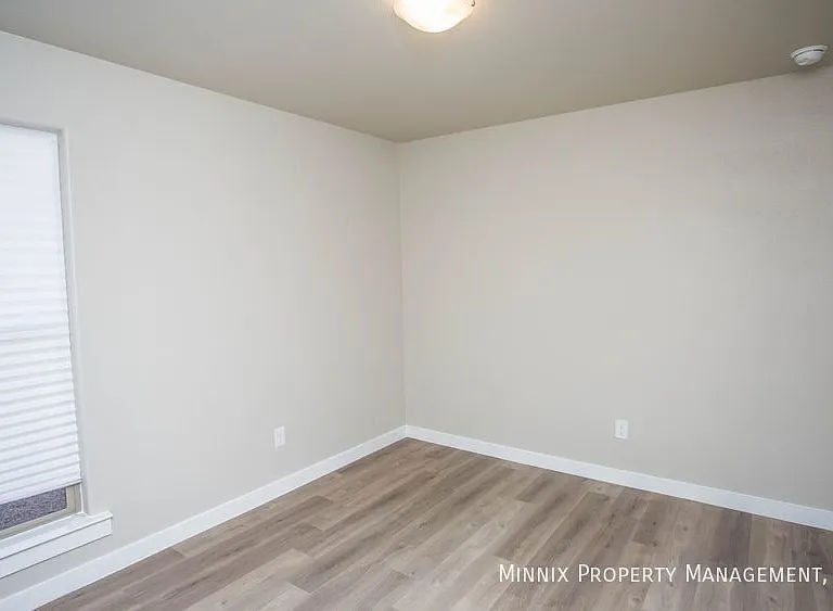 13212 Avenue S — Photo 20