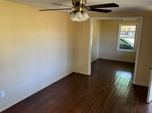 1852 Webb Rd, Dothan, AL 36303
