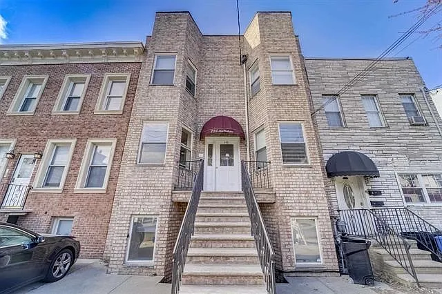 295 New York Ave #1L — Photo 4