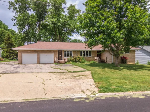 102 E Lincoln St, Normal, IL 61761