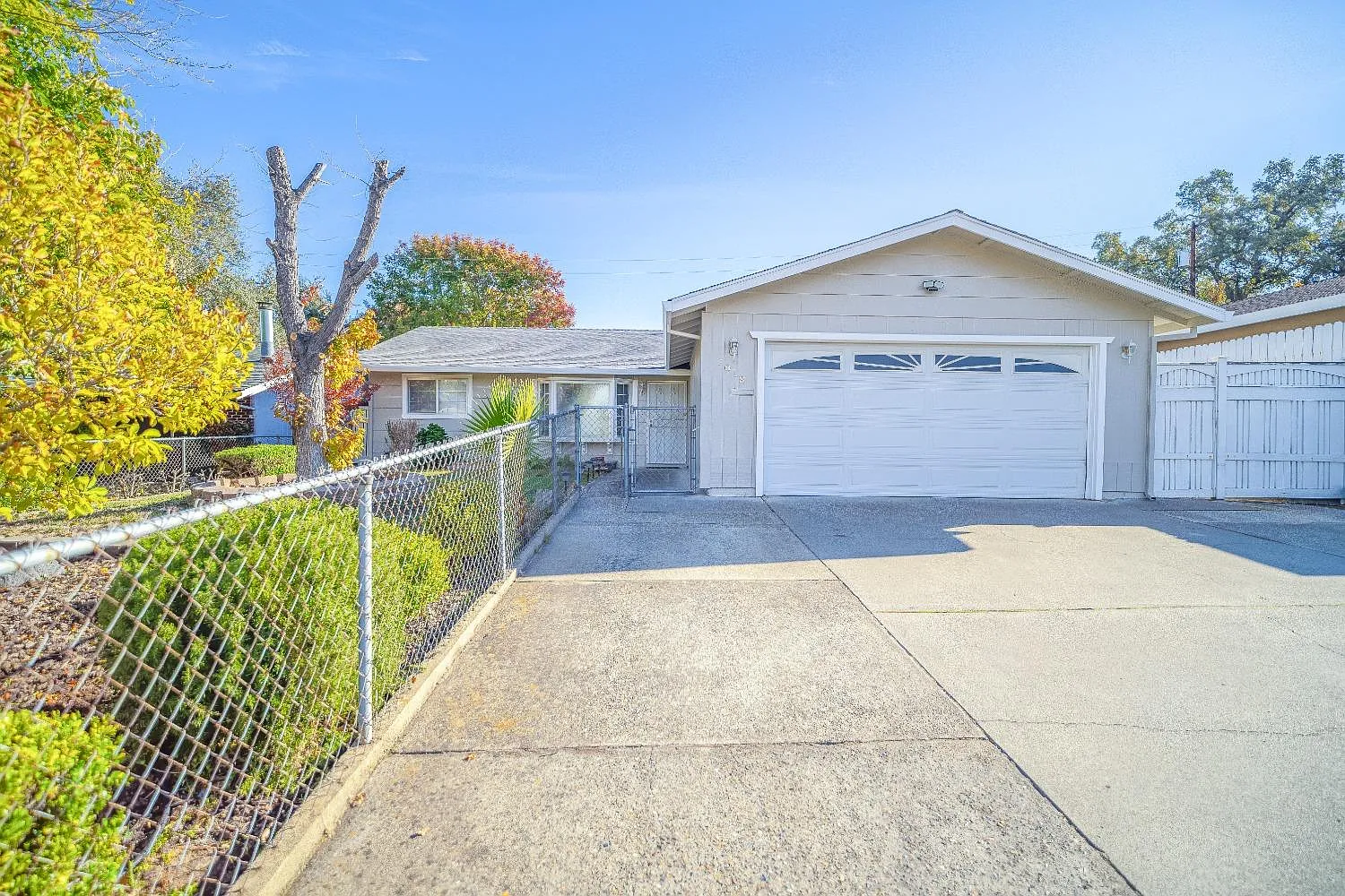 7018 Van Maren Ln photo 1