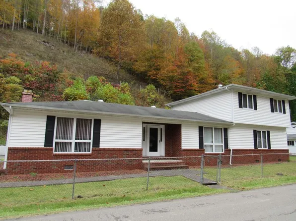 1801 Pine Creek Rd, Swords Creek, VA 24649
