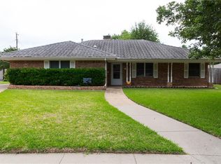 1908 Douglas Cir, Irving, TX 75062