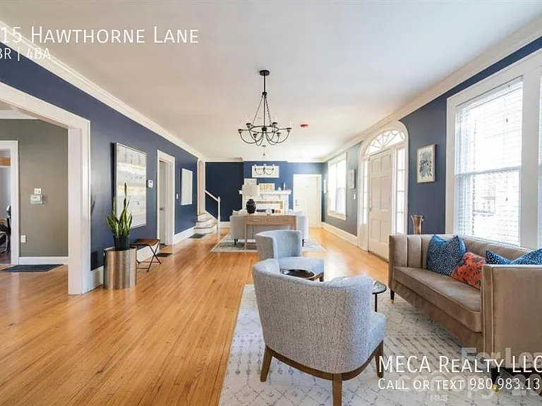 715 Hawthorne Ln — Photo 4
