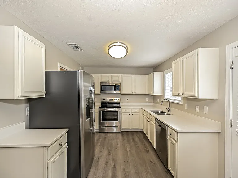 5625 Dory Dr — Photo 8